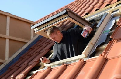 Pose de fenêtres de toit Velux à Langolen